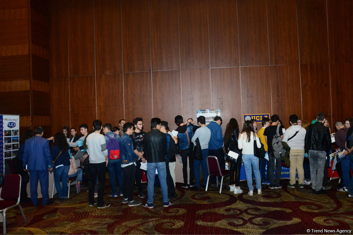 Baku hosts US University Fair (PHOTO)