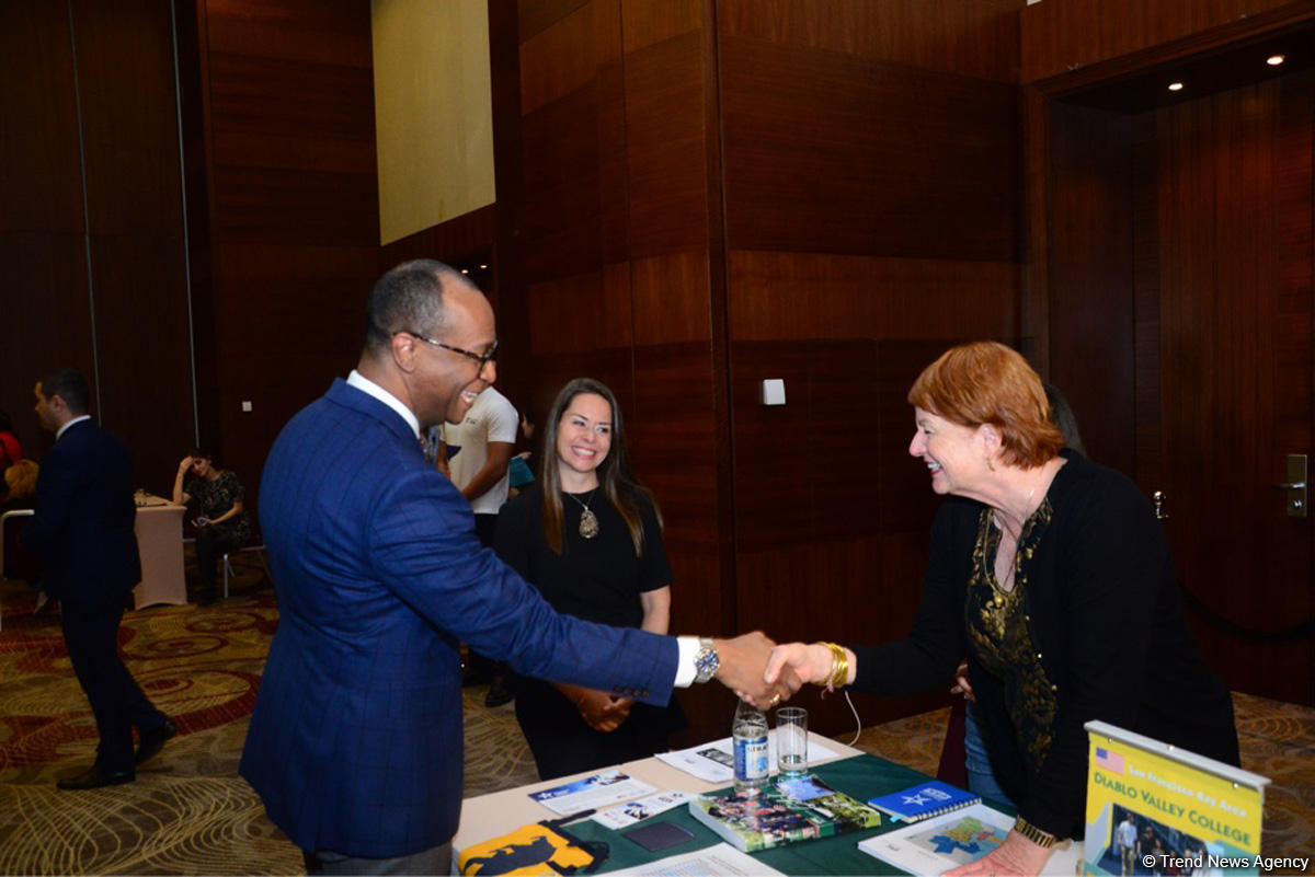 Baku hosts US University Fair (PHOTO)