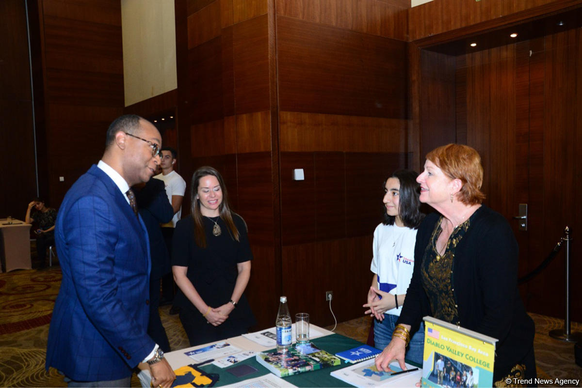 Baku hosts US University Fair (PHOTO)