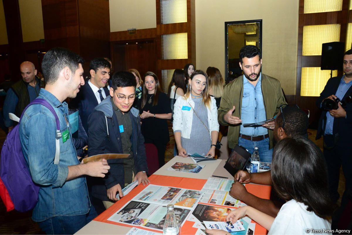 Baku hosts US University Fair (PHOTO)