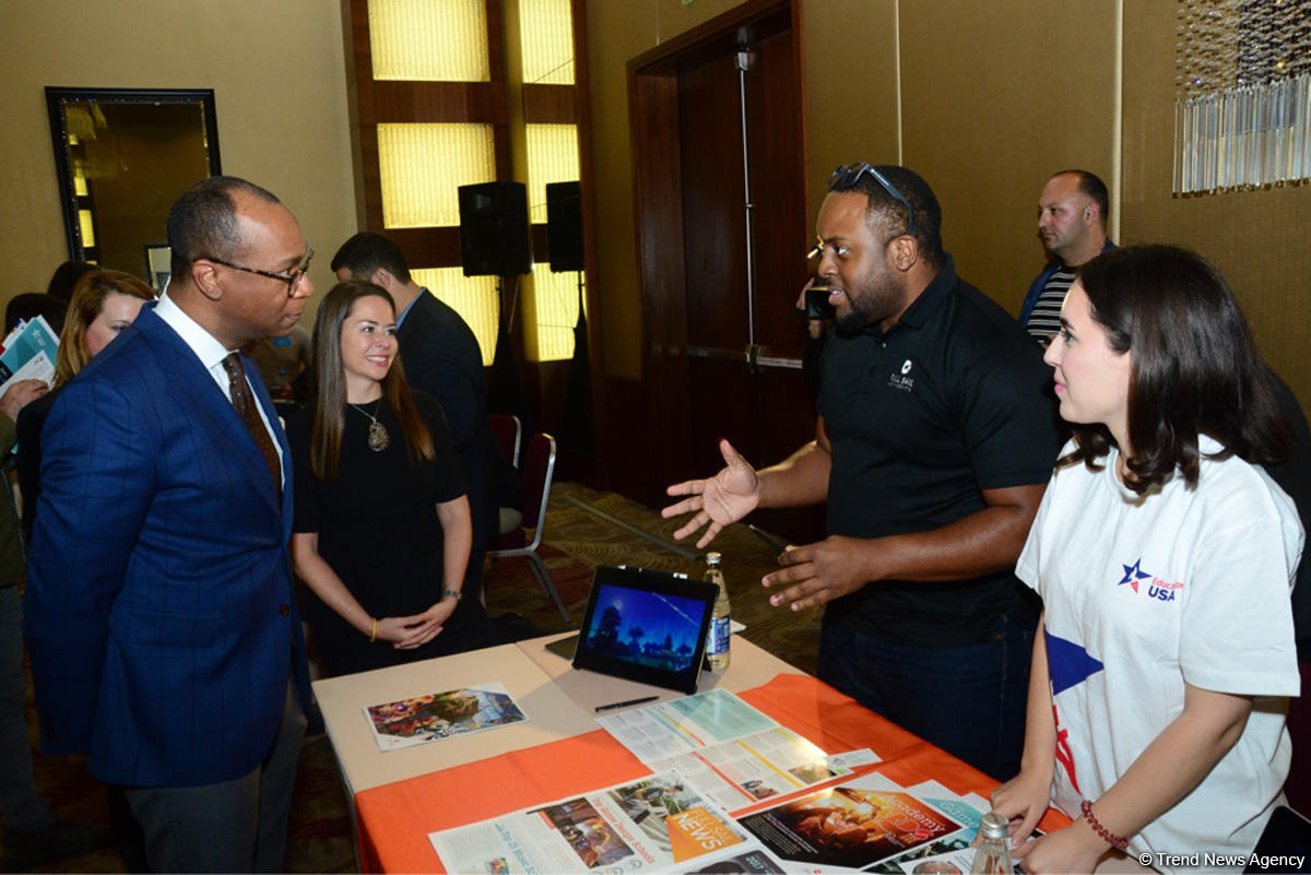 Baku hosts US University Fair (PHOTO)