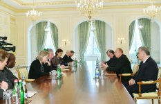 Президент Ильхам Алиев: Азербайджан надеется, что деятельность стран-сопредседателей Минской группы даст практические результаты (ФОТО)