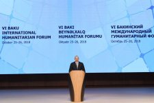 Президент Ильхам Алиев и Первая леди Мехрибан Алиева приняли участие в церемонии открытия VI Бакинского международного гуманитарного форума (ФОТО) (версия 3)
