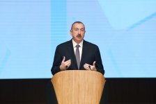 Президент Ильхам Алиев и Первая леди Мехрибан Алиева приняли участие в церемонии открытия VI Бакинского международного гуманитарного форума (ФОТО) (версия 3)