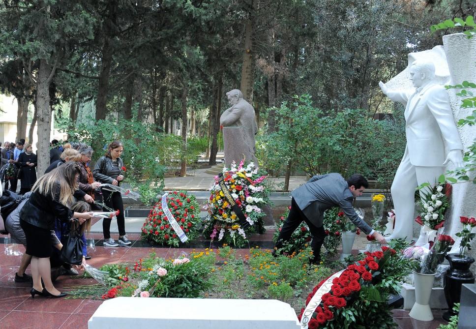 В Баку почтили память Муслима Магомаева – прошло 10 лет со дня смерти… (ФОТО)