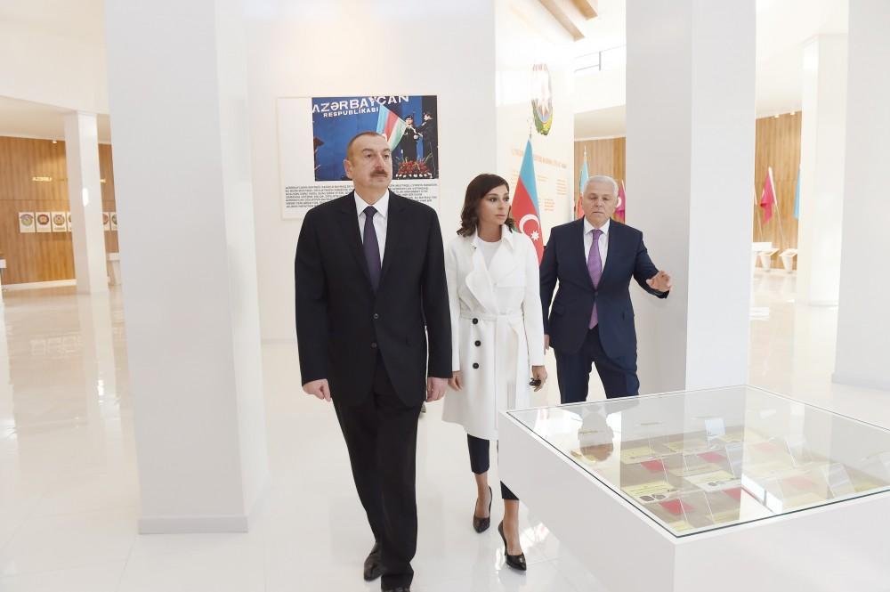 Президент Ильхам Алиев и Первая леди Мехрибан Алиева приняли участие в открытии Музея флага в Шеки (ФОТО)