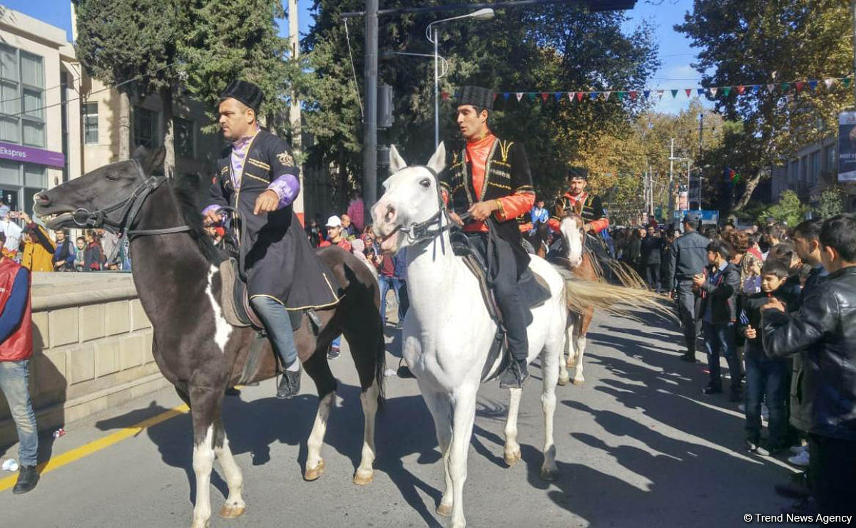 В Гёйчае  открылся красочный Фестиваль граната (ФОТО)
