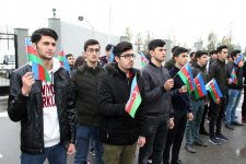 В Баку прошел флешмоб  в честь Дня Государственного флага Азербайджана (ФОТО)