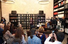 Вице-президент Фонда Гейдара Алиева Лейла Алиева приняла участие в презентации книги всемирно известного йогина Садхгуру (ФОТО)