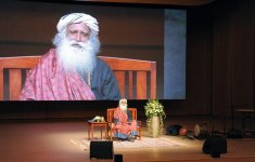 Vice-president of Heydar Aliyev Foundation Leyla Aliyeva attends lecture of recognized Indian yogi and mystic Sadhguru (PHOTO)