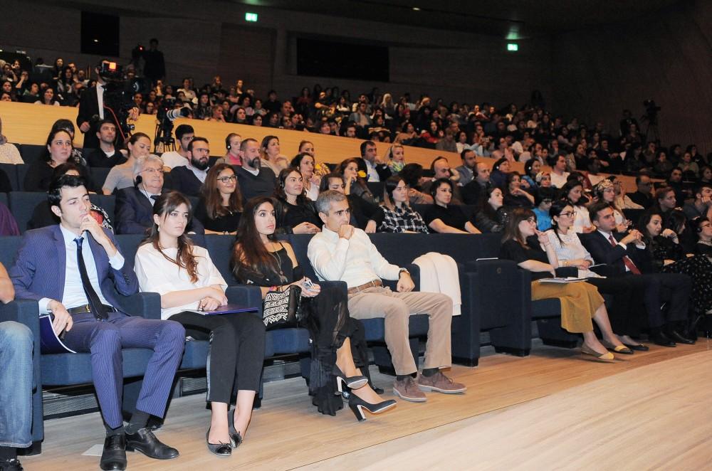 Vice-president of Heydar Aliyev Foundation Leyla Aliyeva attends lecture of recognized Indian yogi and mystic Sadhguru (PHOTO)