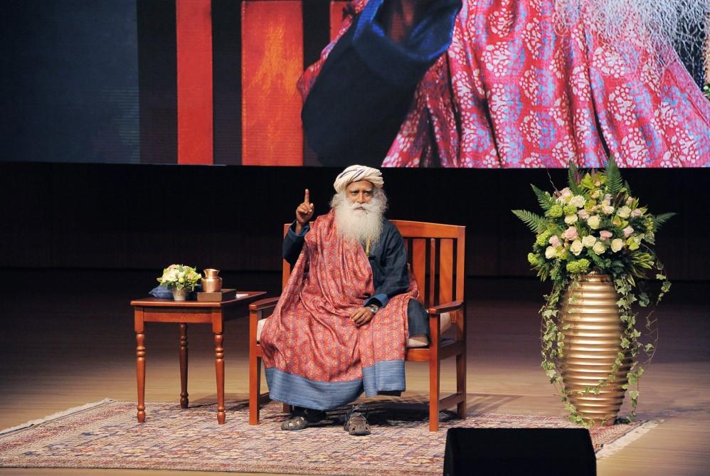 Vice-president of Heydar Aliyev Foundation Leyla Aliyeva attends lecture of recognized Indian yogi and mystic Sadhguru (PHOTO)