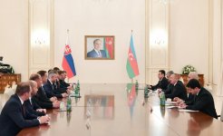 Azerbaijani president, Slovakian PM hold expanded meeting
