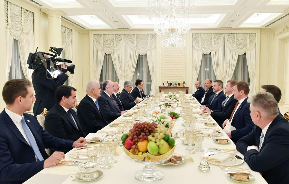 Azerbaijani president, Slovakian PM hold expanded meeting