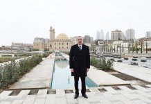 Президент Ильхам Алиев ознакомился с работами по благоустройству и созиданию вокруг бакинской мечети Тезепир (ФОТО)