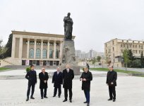 Президент Ильхам Алиев ознакомился с работами по благоустройству и созиданию вокруг бакинской мечети Тезепир (ФОТО)