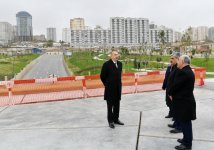 Президент Ильхам Алиев ознакомился с работами по благоустройству и созиданию вокруг бакинской мечети Тезепир (ФОТО)
