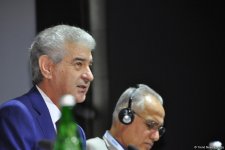 В Баку проходит конференция, посвященная женскому предпринимательству (ФОТО)