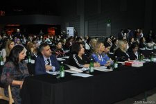 В Баку проходит конференция, посвященная женскому предпринимательству (ФОТО)