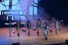 В Баку появился пиратский корабль и череп с костями: Йо-хо-хо, и бутылка рому! (ФОТО)