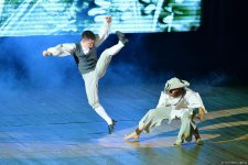 В Баку появился пиратский корабль и череп с костями: Йо-хо-хо, и бутылка рому! (ФОТО)