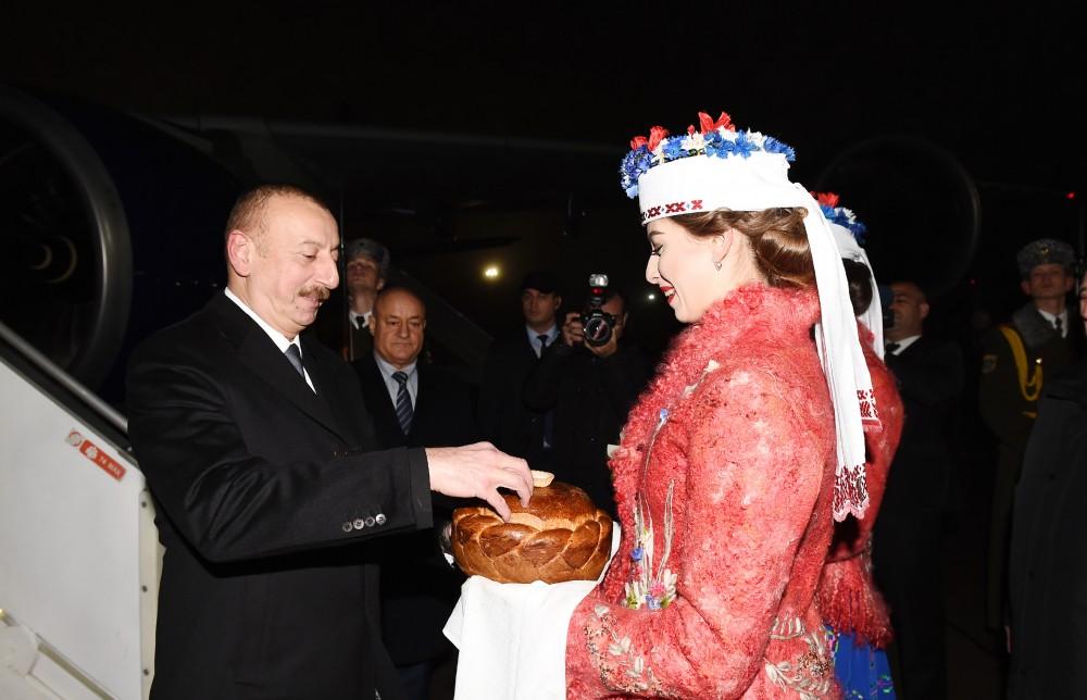 Президент Ильхам Алиев прибыл с официальным визитом в Беларусь (ФОТО)