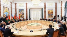 В Минске состоялась встреча президентов Азербайджана и Беларуси в расширенном составе (ФОТО)