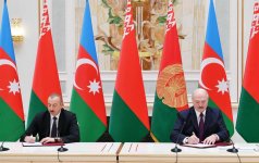 Azerbaijan, Belarus sign bilateral documents (PHOTO)