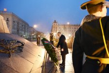 Президент Ильхам Алиев посетил площадь Победы в Минске (ФОТО)