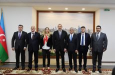 President Ilham Aliyev observes Azerbaijan’s trading house in Minsk (PHOTO)