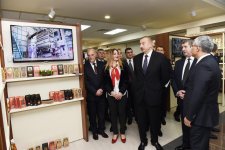 President Ilham Aliyev observes Azerbaijan’s trading house in Minsk (PHOTO)