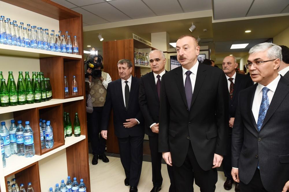 President Ilham Aliyev observes Azerbaijan’s trading house in Minsk (PHOTO)