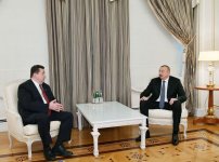 President Aliyev receives chairman of Russian Union of Journalists (PHOTO)
