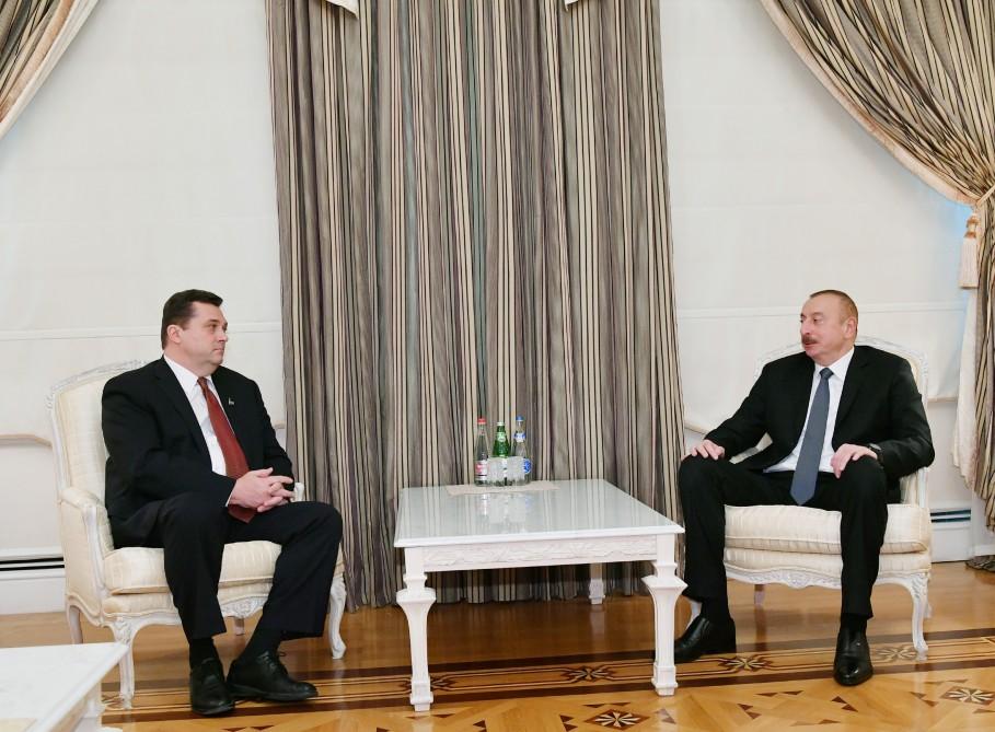 President Aliyev receives chairman of Russian Union of Journalists (PHOTO)