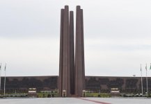 Президент Ильхам Алиев посетил мемориальный комплекс «Народная память» в Ашхабаде (ФОТО)