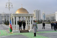 В Ашхабаде состоялась  церемония официальной встречи Президента Ильхама Алиева (ФОТО)