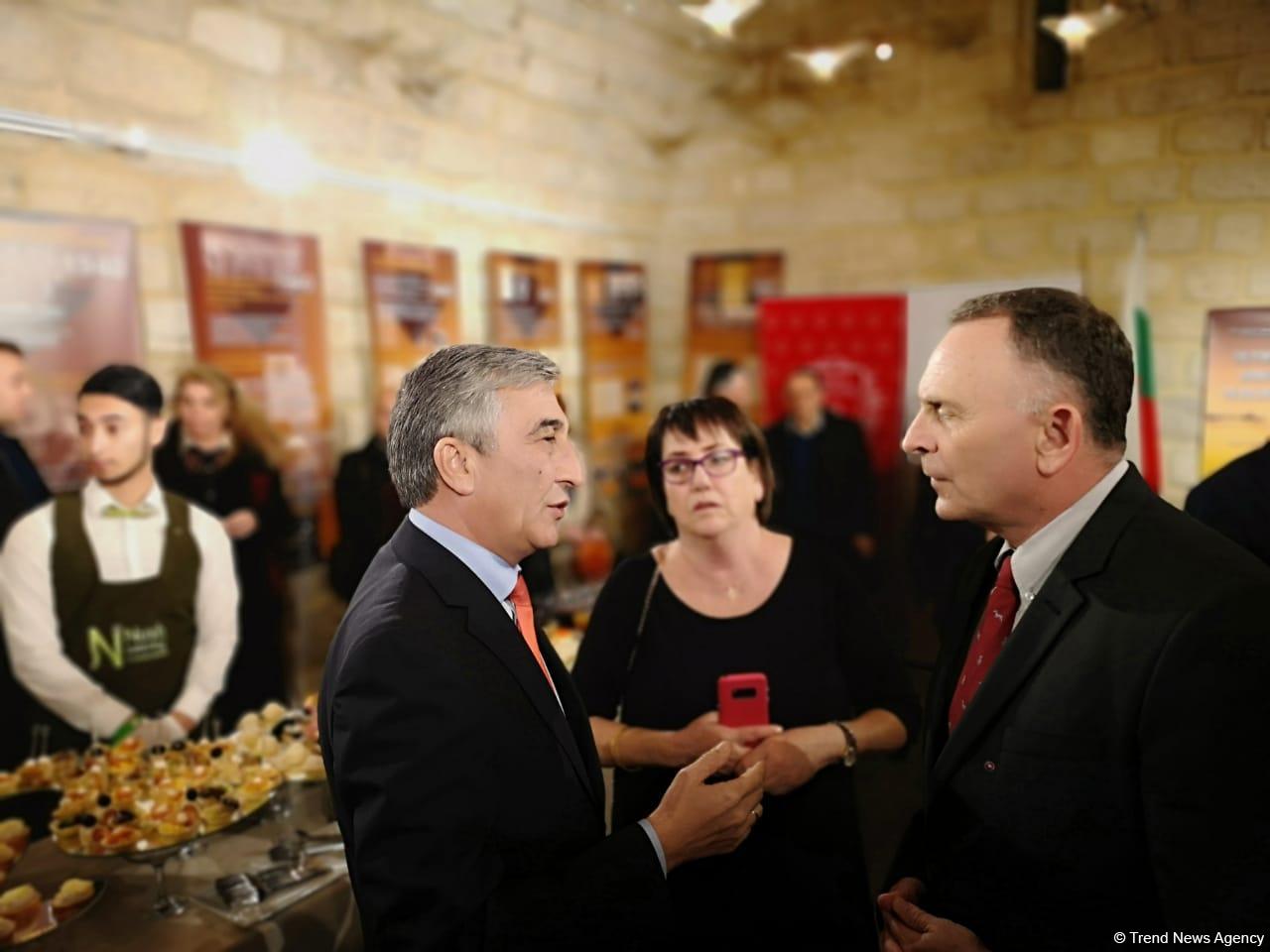 Baku hosts photo exhibition on fate of Jews in Bulgaria in 1940-1944 (PHOTO)