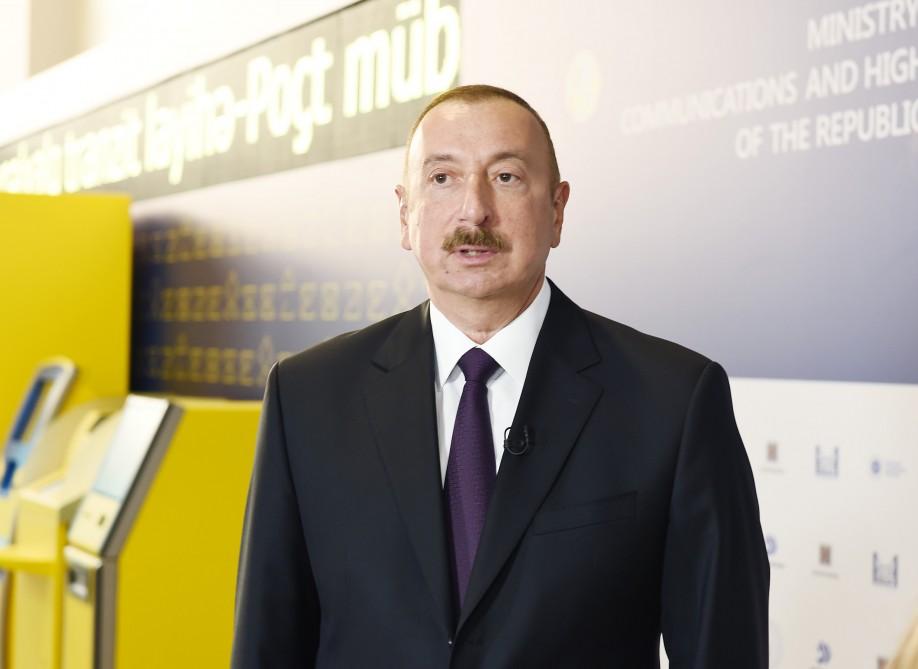 Президент Ильхам Алиев и Первая леди Мехрибан Алиева ознакомились с выставкой «Bakutel-2018» (ФОТО)