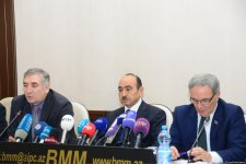 В Баку прошла конференция по итогам мониторинга соблюдения теле- и радиовещателями норм литературного языка (ФОТО)