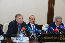 В Баку прошла конференция по итогам мониторинга соблюдения теле- и радиовещателями норм литературного языка (ФОТО)