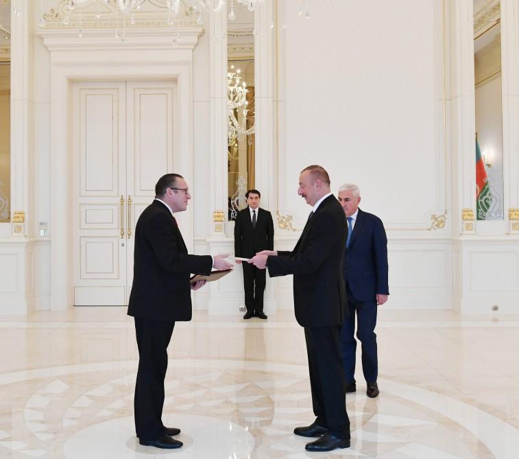 Президент Ильхам Алиев принял верительные грамоты послов ряда стран (ФОТО)