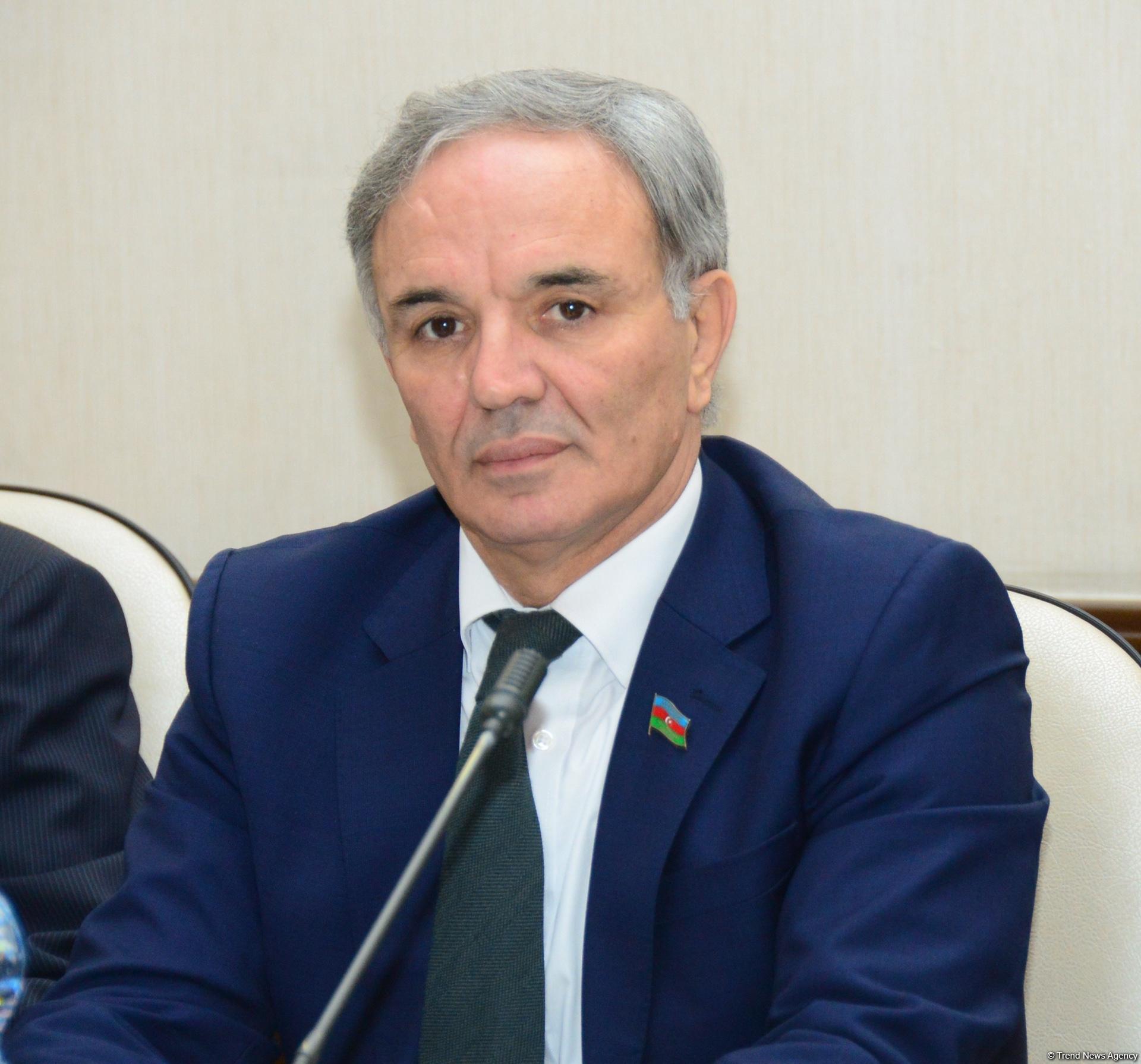 В Баку прошла конференция по итогам мониторинга соблюдения теле- и радиовещателями норм литературного языка (ФОТО)