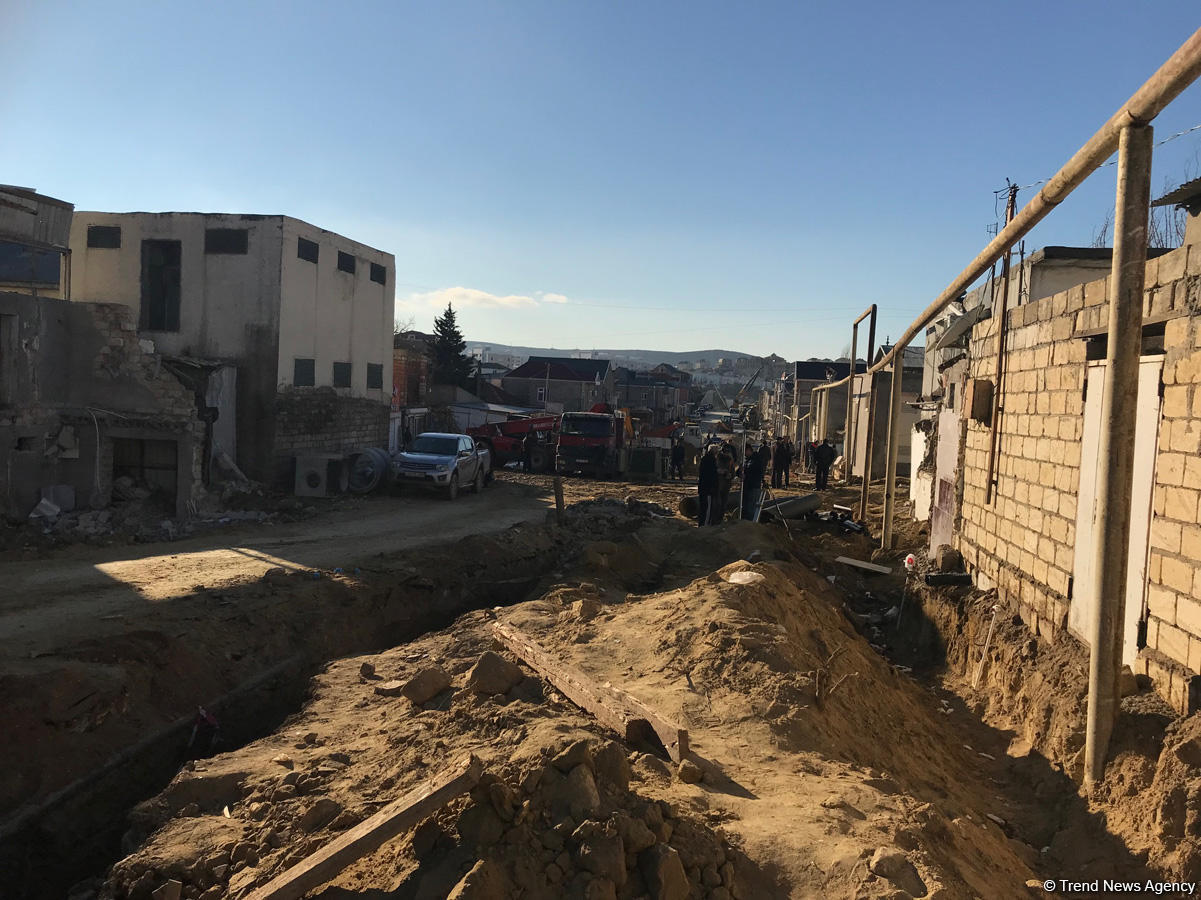 В Баку близится к завершению строительство новой автодороги