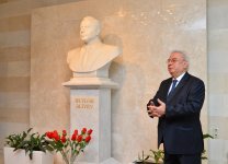 Коллектив Дворца Гейдара Алиева почтил память общенационального лидера Гейдара Алиева