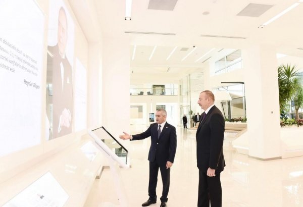 Azerbaijani president inaugurates Youth Center (PHOTO)