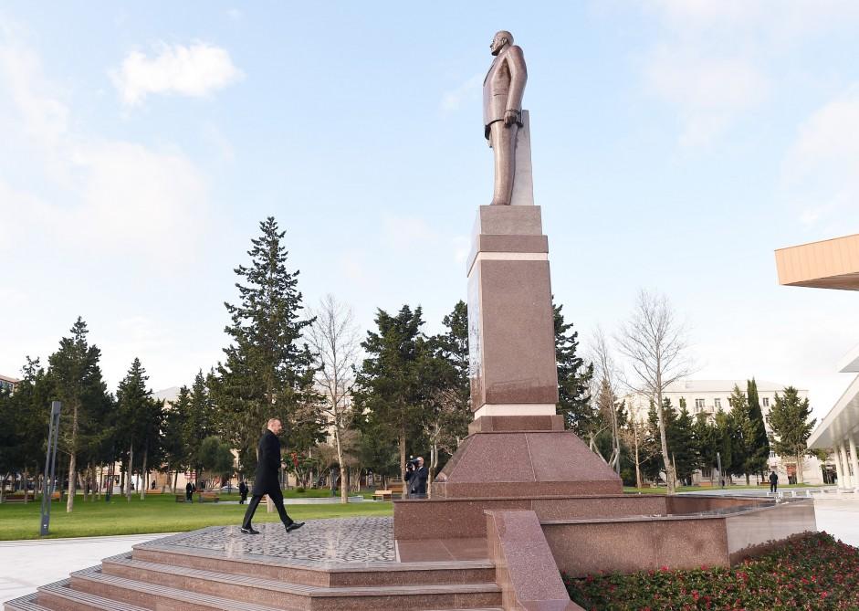 Azerbaijani president inaugurates Youth Center (PHOTO)
