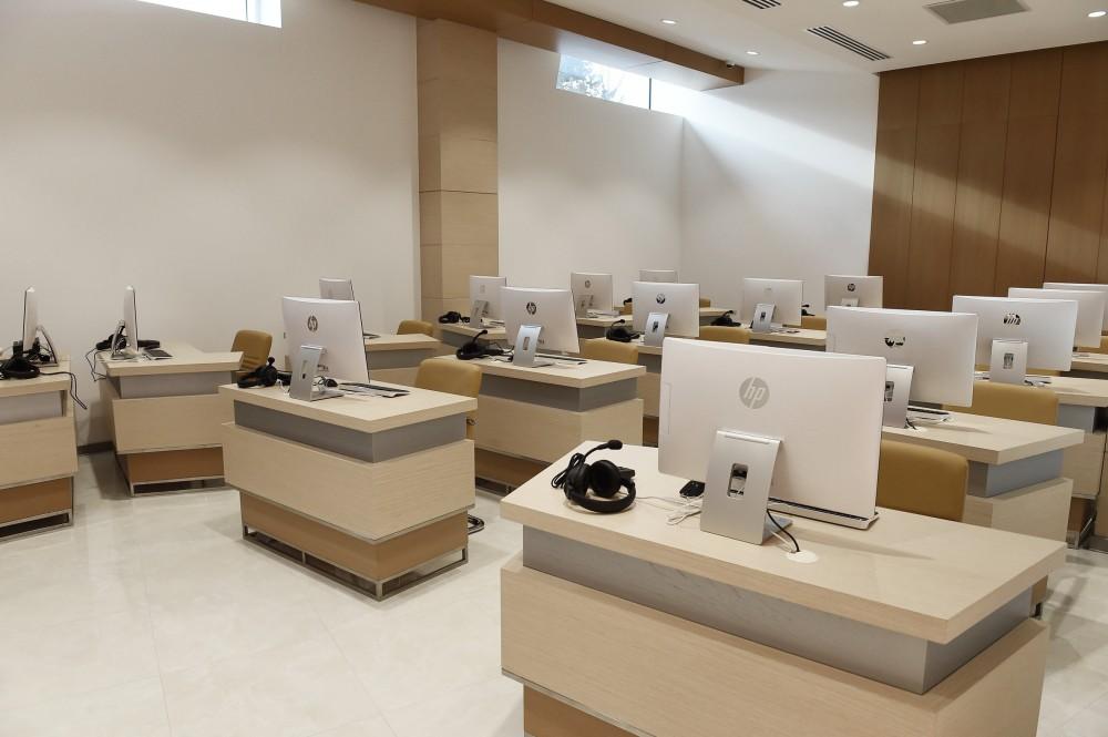 Azerbaijani president inaugurates Youth Center (PHOTO)