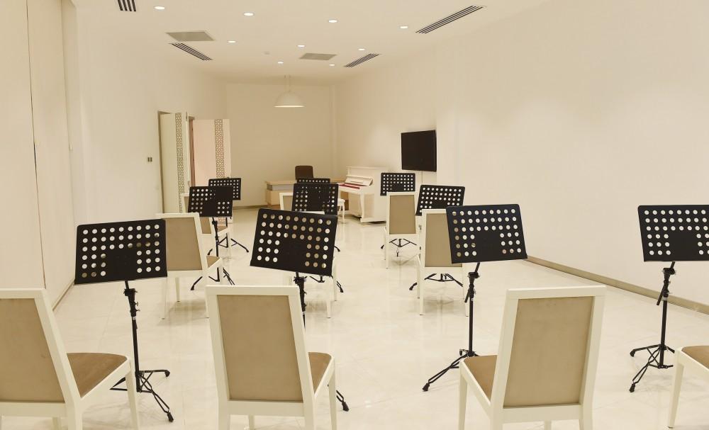 Azerbaijani president inaugurates Youth Center (PHOTO)