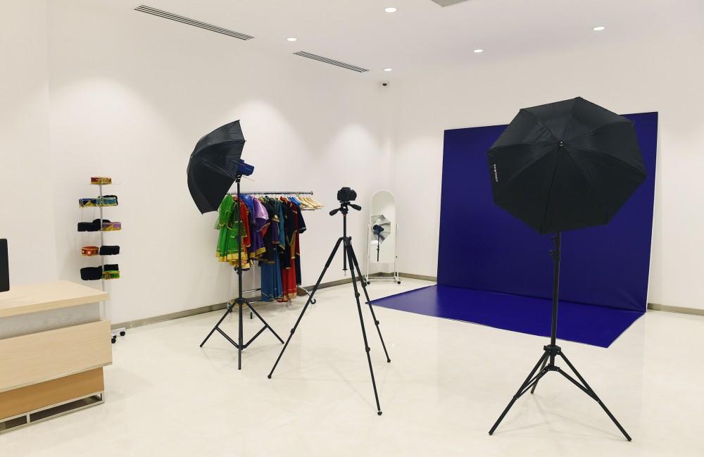 Azerbaijani president inaugurates Youth Center (PHOTO)