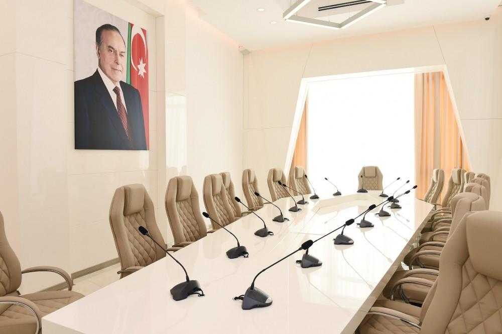 Azerbaijani president inaugurates Youth Center (PHOTO)